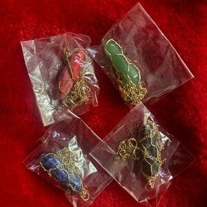 Elegant Multicolor Stone Pendant Necklace Set